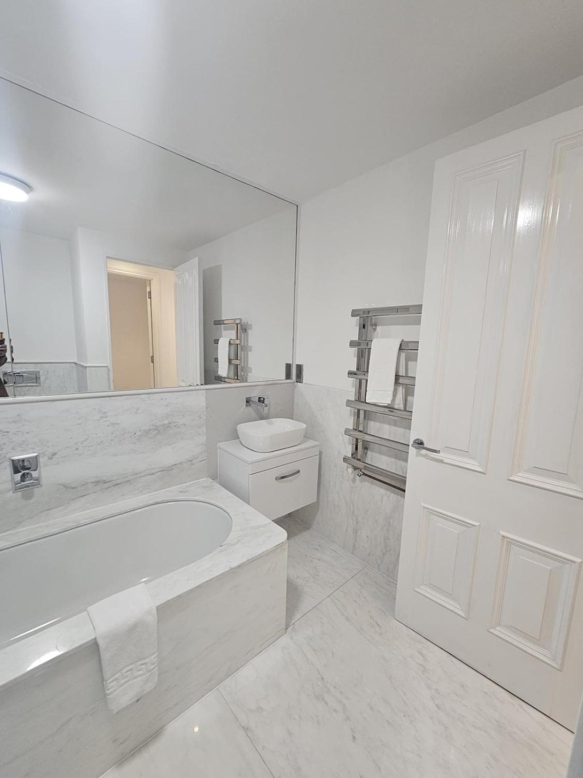 Care London- Elegant & Central, Sloane Avenue, Chelsea