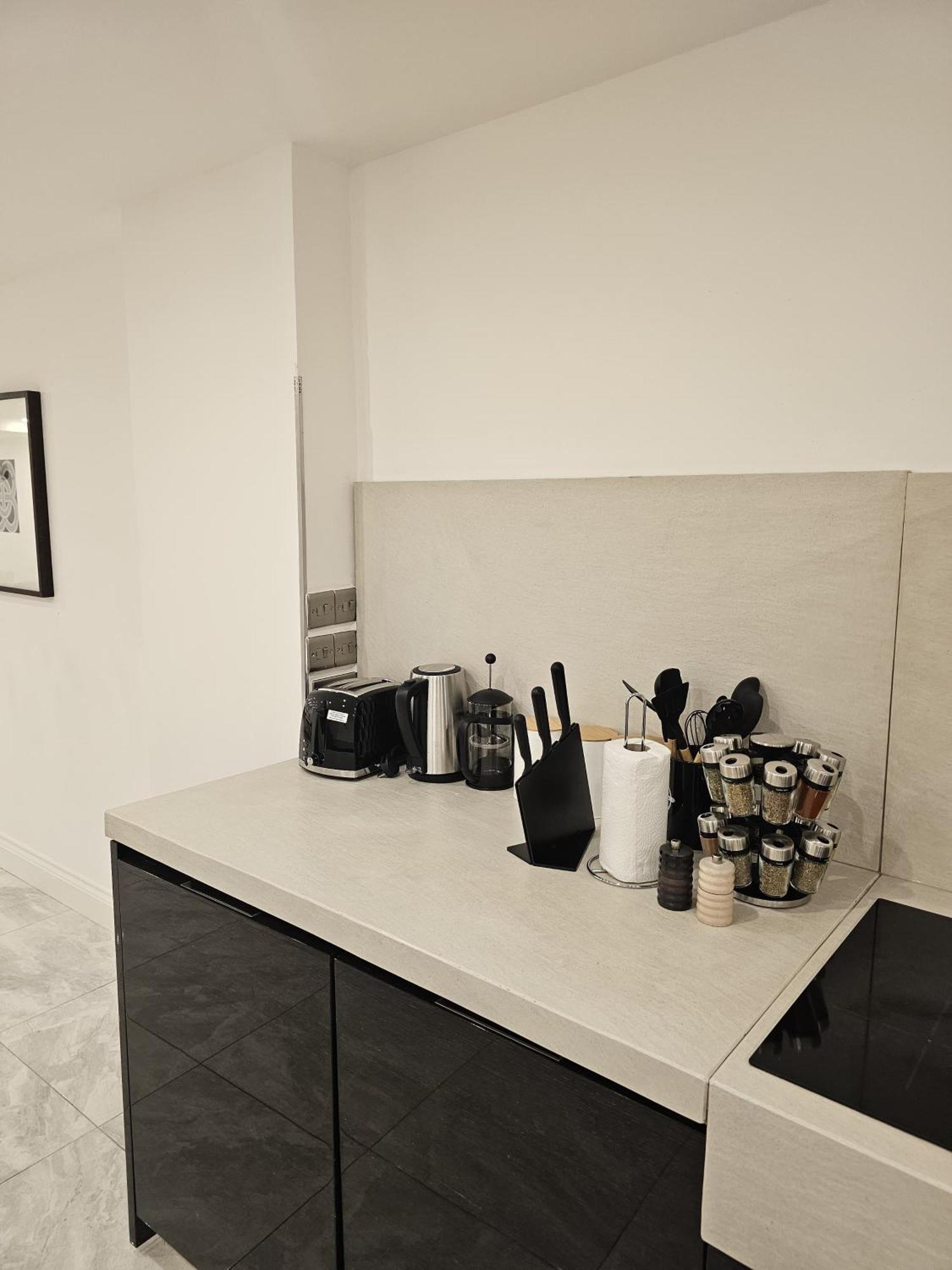 Care London- Elegant & Central, Sloane Avenue, Chelsea Londra