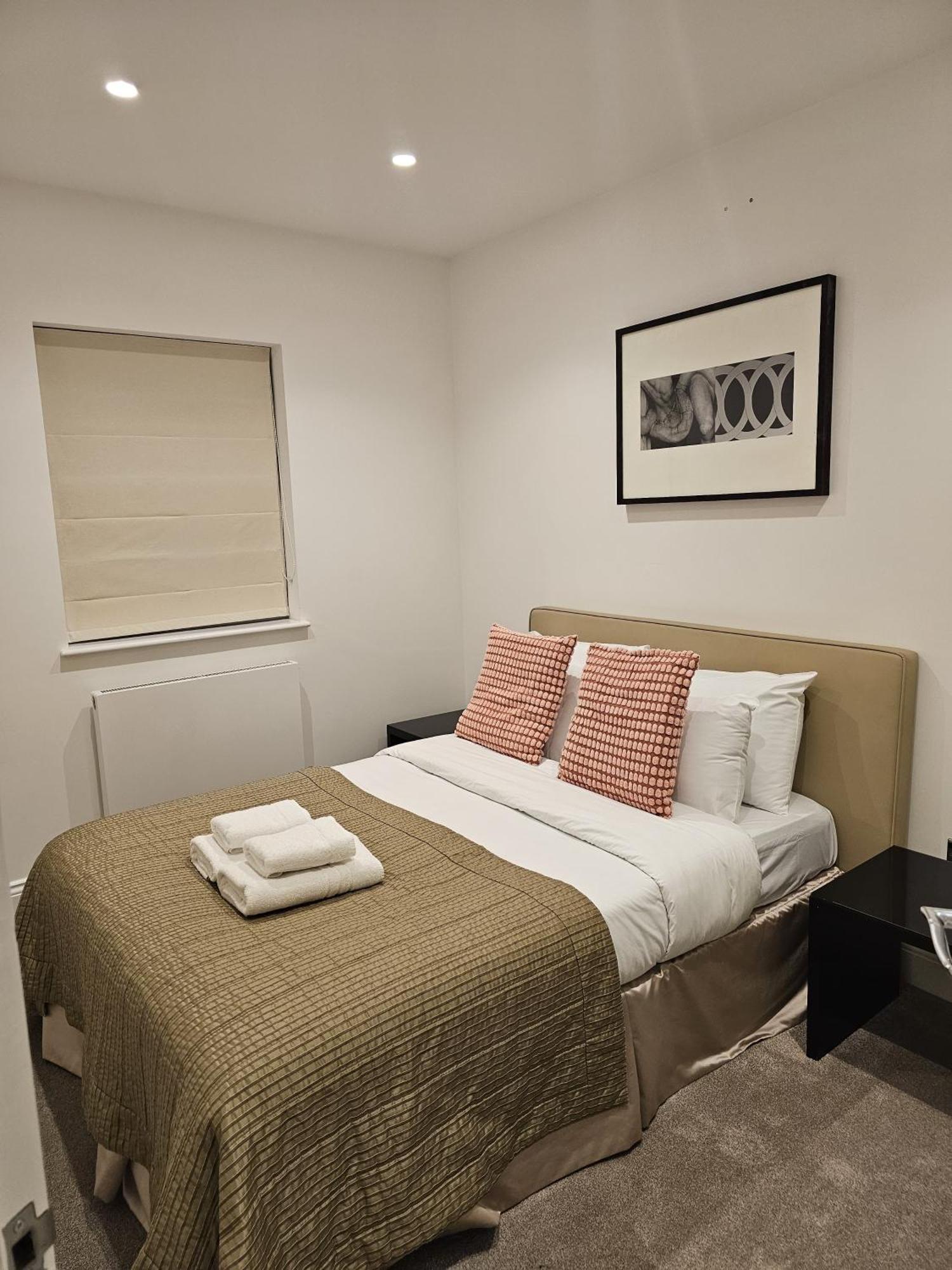 Care London- Elegant & Central, Sloane Avenue, Chelsea * Londra